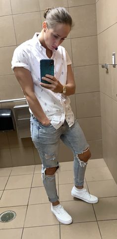 Masc Lesbian Date Night Outfits, Hey Mama Lesbian Outfit, Lesbian Tomboy Outfits, Lesbian Fashion Formal, Chapstick Lesbian Style