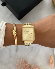 Gold chic square watch Thick Gold Bracelet For Women, Good Watch Women, Watch Styling Women, Women’s Gold Watch, Designer Jewelry High End, Ladies Watches Classy Elegant, Gold Bracelet For Women Classy, Bracelet Gold Women, Expensive Style