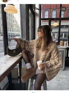 Women Fall Dress, Fall Fashion Inspo Aesthetic, Fall Styling Outfits, Warm Fall Aesthetic Outfits, Fall Cozy Sweaters, Woman Autumn Outfits, Cozy And Cute Outfits, Fall Insta Outfits, Oversized Sweater Fall Outfits