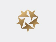 gold stars are arranged in the shape of a circle