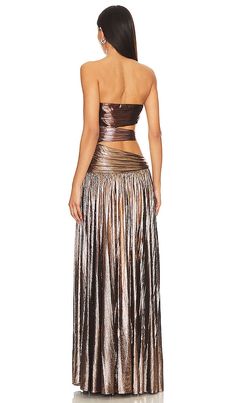 Lame Fabric, Wedding Party Outfits, Party Frocks, Semi Formal Dresses, Pretty Prom Dresses, Brown Ombre, Grad Dresses, Metallic Dress, Glam Dresses