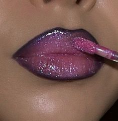 2000s Glam Aesthetic, Mac Dazzleglass Lip Gloss, Fun Lipstick Ideas, Brats Makeup Ideas, Frosted Lipstick 90s, Dark Pink Lip Combo, Lip Ideas Makeup, Y2k Popstar Aesthetic, 90s Lipgloss