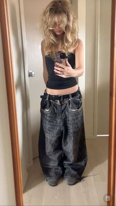 Baggy Jeans Outfit Emo, Trashy Outfits Women, 2000s Baggy Outfits, Baggy Y2k Outfit, Grunge Outfits Baggy, Baggy Aesthetic Outfits, Baggy Grunge Outfit, Casual Outfits Y2k, Outfit Ideas Baggy