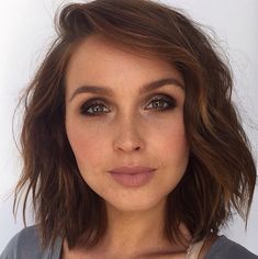 Camilla Luddington Celebrity Bobs Hairstyles, Brunette Hair Cuts, Jo Wilson, Lob Haircuts, Camilla Luddington, Color Rubio, Corte Bob, Hair Light, Short Hair Balayage