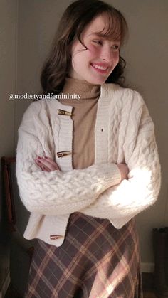 Romcom Style, Layering With Turtlenecks, Curated Wardrobe, Brown Tweed Blazer, Dark Academia Outfits, Cropped Cable Knit Sweater, Grey Cable Knit Sweater, Academia Outfits, Dark Academia Fashion