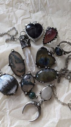 Aesthetic Jewelry Ideas, Aesthetic Wishlist, Mood Jewelry, Accessory Inspo, Stained Glass Jewelry, Magical Jewelry