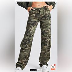 Camo Cargo Pants Nwt Size Medium (6) Shein Pants, Camo Cargo Pants, Black Green, Cargo Pants, Pant Jumpsuit, Camo, Wide Leg, Pants For Women, Womens Sizes