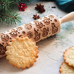 Snowmen Rolling Pin - Pastrymade US Patterned Rolling Pin, Personalized Rolling Pin, Engraved Rolling Pins, Embossed Rolling Pin, Christmas 3d, Scandi Christmas, Rolling Pins, Baking Project, Baking With Kids