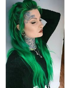 Lusy Logan, Jord Liddell, Green Mohawk, Weird Haircuts, Rocker Hair, Girls With Tattoos, Rockabilly Girl, Beautiful Hair Color, Tattoed Girls