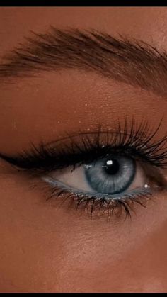 Prom Makeup Blue Eyes, Makeup Looks Blue Eyes, Simple Prom Makeup, Makeup Blue Eyes, White Eye Makeup, Hoco Makeup Looks, Prom Makeup For Brown Eyes, Makeup 2023