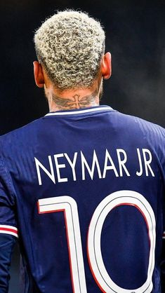 the back of a soccer player's jersey, which reads neymar jr 10