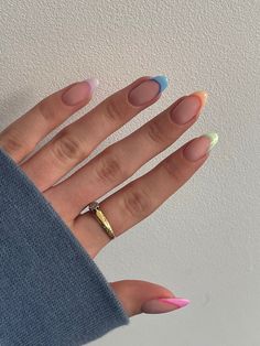 Nail Inspo 2023 French Tip, Nail Ideas For Summer Simple, Summery Nails 2022, Summer Nail Ideas French Tips, Summer Nails French Tip Color Combos, French Tip Nails Inspiration, Two Tone French Tip Nails, Cute French Tip Nails Acrylic, Summer Nails Inspo 2023