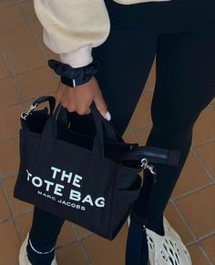 Tote Bag Outfit, Looks Party, Fancy Bags, Pretty Bags