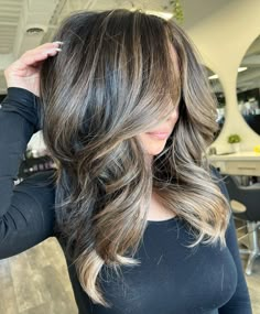 Diana Vivi’s Instagram photo: “Gimme all the honey & beige! This mama has been dark for a few years and finally took some time for herself to lighten up and get pampers.…” Hair 2025, Balayage Hair Dark, Hair With Highlights, Hair Dark, New Hairstyle, Hair Inspo Color