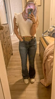 #westernootd #western #westernoutfit #westernoutfitideas #countryoutfit #westernfashion #westernfashioninspo Western Outfits Women Cowboy Hat, Boot Cut Jeans Western, Cute Shirts Outfits, Country Outfit Ideas For Women, Summer Rodeo Outfits Shorts, Country Concert Outfit Bootcut Jeans, Western Chill Outfits, Country Outfit For School, Ffa Outfits Style