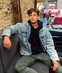 Mila Brooks se cambia de instituto, se va a Nueva York a vivir con su… #novelajuvenil # Novela Juvenil # amreading # books # wattpad Guy Outfits, Guys Style, Guy Fits, Guys Fashion, Fashion Casual Outfits, Men Fashion Casual