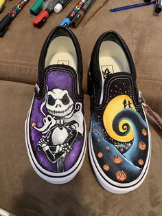 Personalized Vans, Vans Costumized Ideas, Custom Vans Slip On Painted Shoes, Vans Art Shoes, Shoe Painting Ideas Vans, Painted Vans Slip On, Custom Vans Slip On, Custom Slip On Vans, Custom Painted Vans