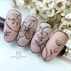 Authentic Nails, Nails Ornaments, Spongebob Nail Art, Acrylic Nail Designs Coffin, Rose Gold Nails Design, Nail Art Stencils, Mickey Nails, Bridal Nail Art, Rose Nail Art