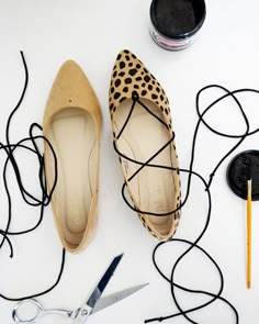 Style + Sewing for the Everyday Girl: Handmade holidays - DIY leopard lace-up flats. Cute and easy! Diy Lace Up, Merricks Art, Jeweled Heels