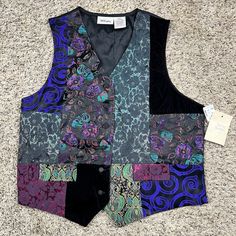 Outfits Shifting, Upcycling Clothes, Genshin Characters, Floral Vest, Floral Vests, Sweater Vests, 90s Floral, Vest Women, Upcycle Clothes