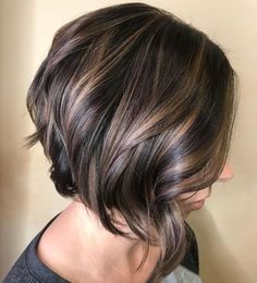 Medium Choppy Hair, Wavy Angled Bob, Sanggul Modern, Line Bob Haircut, Balayage Bob, Brunette Bob, Bob Hairstyles For Thick, Medium Bob Hairstyles