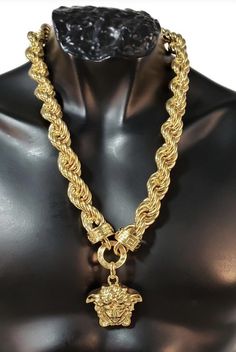 Versace Jewellery, Rich Lifestyle Luxury, Medusa Pendant, Gold Cuban Link Chain, Super Bowl 50, Versace Jewelry, Versace Gold, Mens Gold Jewelry