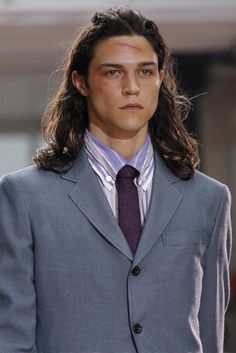 Cool red thingy on the head thingy Miles Macmillan, Miles Mcmillan, The Ancient Magus Bride, Character Inspiration Male, Aesthetic People, Model Face, Hair Reference, Grunge Hair, How To Pose