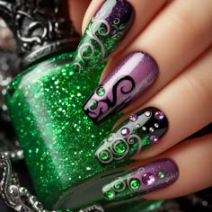 Wicked Nail Color Designs, Wicked Movie Nail Art, Musical Theatre Nails, Wicked Musical Inspired Nails, Wicked Nails Designs, Wicked Nail Art, Wicked Movie Nails, Wicked Themed Nails, Wicked Musical Nails