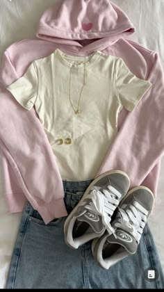 Pink Hoodie Outfit Aesthetic, Pink Hoodie Outfit, Hoodie Outfit Aesthetic, Cute Preppy Outfits, Hoodie Outfit, Simple Trendy Outfits, Cute Everyday Outfits