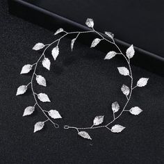 Silver Leaf Hair Vine Bridal Ornaments, Wedding Headbands, Bridal Hair Bands, Silver Hair Vine, Gold Hair Vine, Beautiful Leaves, Bridal Hair Headpiece, Elegante Y Chic, Gold Headband