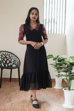 Maxi Frocks For Women, Black Froks Designs, Black Colour Frock Design, Black Frock Dress Western, Short Frok Designs For Women Western, Black Saree Long Frock Designs, Georgette Frocks Western, Black Kurti Design, Short Frocks For Women