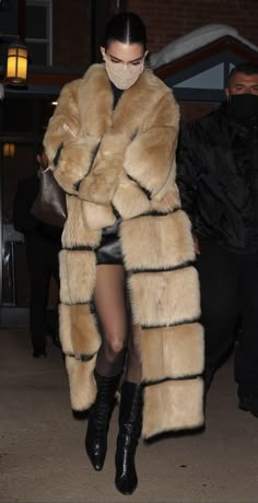 Stile Kendall Jenner, Kendall Style, Autumn Fits, Fashionista Style, Kendall Jenner Outfits, Jenner Outfits, Beauty Dress, Kendall Jenner Style, Fur Fashion