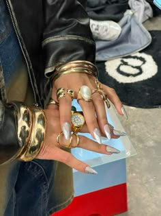 Fashion, streetwear, outfit inspiration, rings, nails, nail art Streetwear Fashion Nails, Streetwear Fashion Jewelry, Streetwear Accessories Women, Streetwear Fashion Accessories, Koleen Diaz Nails, Koleen Diaz Jewelry, Street Wear Jewelry, Nails Streetwear, Streetwear Nails