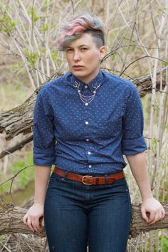 Hair.Double combo. Plus Size Androgyny, Adronymous Hair, Fem Masculine Outfits, Gender Queer Fashion, Non Binary Outfit Ideas, Transmasc Fashion, Butch Outfits, Butch Lesbian Fashion, Agender Fashion