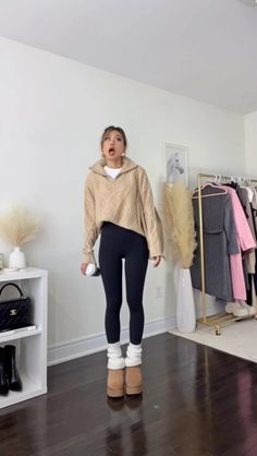 Cute Fall Outfits Uggs, Cute Outfit With Hoodie, Ugg Spring Outfit, Airport Outfit Uggs, Comfy Cozy Winter Outfits, Cozy Cute Fall Outfits, Comfy Set Outfit, Uggs Style Outfit, Ugg Fall Outfits