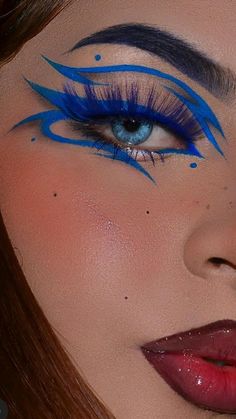 Crazy Eyeliner Looks, Pixel Makeup, Crazy Eyeliner, Colorful Graphic Liner, Models Without Makeup, Makeup Fails, Face Charts, Make Up Tutorials, Makeup Humor