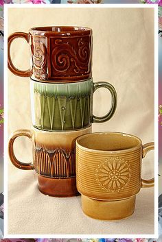 Coffee Aesthetics - Yes, Everyone Wants It! Isn't that what you are searching for? Visit now for more ideas. Mismatched Mugs, Keramik Design, Coffee Cup Set, Cups Set, Cool Mugs, Ceramic Coffee Cups, 70s Vintage, Vintage Coffee