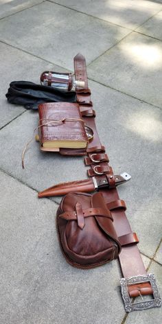 Duty Belt, Fair Outfits, 2 Rings, Fantasy Costumes, Leather Projects, Fantasy Fashion, Character Outfits, Larp