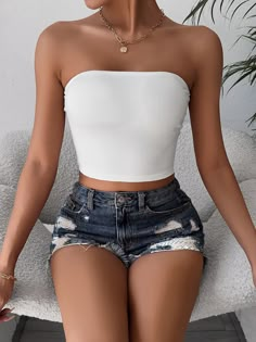 White Seamless Sleeveless Tube Top, White Seamless Tube Top, White Stretch Tube Top Casual, Casual White Strapless Crop Top, White Bandeau Crop Top Casual, White Strapless Tube Top, Casual, Casual White Bandeau Crop Top, Casual White Strapless Tube Top, Casual White Seamless Tube Top