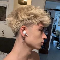 Short Haircut For Fine Hair Men, Boy Haircuts For Straight Hair, Mens Short Mullet, Mens Blonde Hairstyles, Male Hairstyles Short, Mullet Hairstyle Mens Straight Hair, Short Mullet Mens, Blonde Hair Fade, Short Mens Cuts