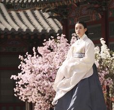 Korea Traditional, Lovely Wedding Dress, Modern Hanbok, Korean Clothes, Korean Culture, Asian Inspiration, Culture Clothing