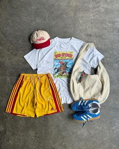 Artsy Boyfriend, Colorful Outfits Men, Outfit Grid Men, Boho Men Style, Colorful Streetwear, Town Aesthetic, Vintage Outfits Men, Vintage Summer Outfits, Road Trip Outfit