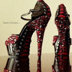 Lace Skull, Crystal Heels, Pink Corset, Corset Lace, Freddy Krueger, Shoe Art, Crazy Shoes, Valentino Studs, Up Girl