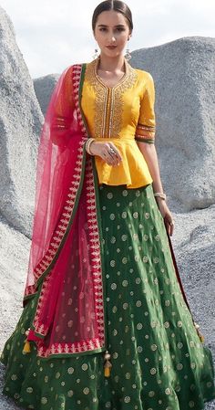 Latest Lehenga Blouse Designs, Long Length Blouse, Choli Blouse Design, Choli Dress, Choli Blouse, Lehenga Design, Yellow Lehenga