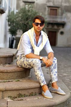 Latest Mens Wear, Aeolian Islands, Outfits Hombre, Gay Fashion, Fashion Business Casual, Men's Casual Style, Boho Chic Outfits, Sharp Dressed Man, Floral Outfit