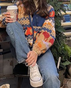 Vintage Patagonia Outfit, Modern Adventurer Outfit, Salted Granola Fall Outfits, Fall Fashion Granola, Hiking Outfit Jeans, Vsco Aesthetic Outfits Winter, Ecologist Outfit, Gronola Girl Outfits Winter, Gronala Girl Outfit Aesthetic