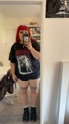 #lornashore #bandtee #newrocks #outfitinspo #altoutfitinspo #tattooinspo Hardcore Show Outfit, Chubby Goth Outfit, Thick Goth Outfits, Alt Girl Outfits, Grunge Plus Size, Princess Attire, Chubby Girl Outfits, Goth Outfit Inspo