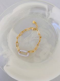 Linked Bracelet, Gold Drop Earrings, Arm Candy, White Enamel, Organza Bags, Chain Link Bracelet, Jewelry Plate, Paper Clip, Link Bracelets