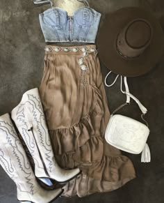 Cowgirl Winery Outfit, Southwestern Boho Outfits, Country Sheek Outfits, Graduation Outfit Ideas Western, Rodeo Inspired Outfits, Hot Western Outfits, Western Barbie Outfit, Dixie Chicks Concert Outfit, Dressy Country Outfits Women