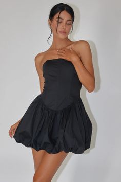 Shop the Monti Strapless Bubble Hem Mini Dress Black | Selfie Leslie Bubble Bottom Dress, Bubble Hem Mini Dress, Mini Bubble Dress, Mini Puffy Dress, Bubble Mini Dress, Birthday Dress Ideas Black Women, Balloon Skirt Dress, Bubble Hem Top, Bubble Dress Outfit